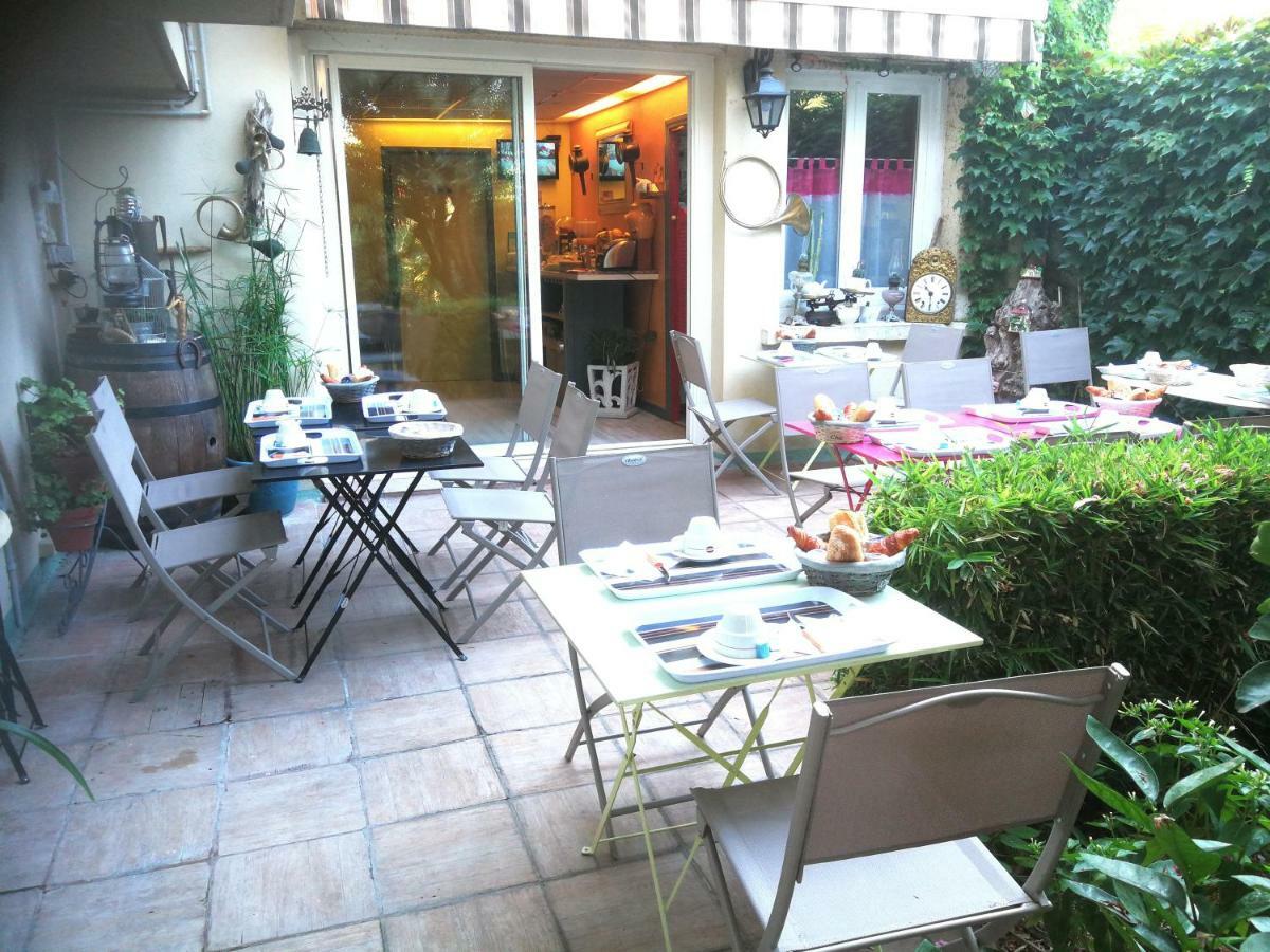 Hotel Du Tricastin Pierrelatte Exterior photo
